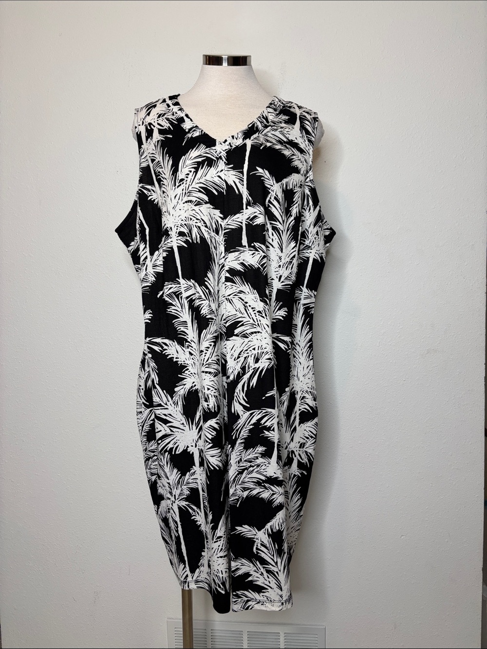 Belle by Kim Gravel Beach Black and White Palm-Print Midi Dress